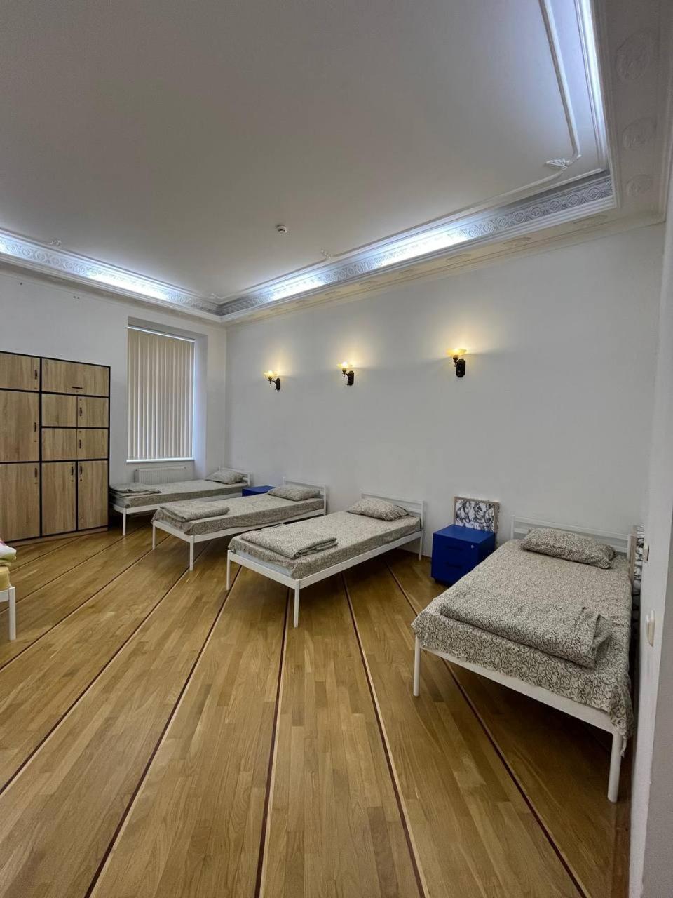 Центрум Апартаментс Lviv Bagian luar foto