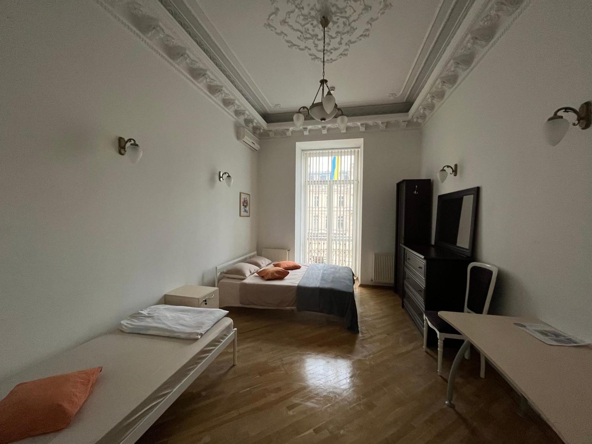 Центрум Апартаментс Lviv Bagian luar foto