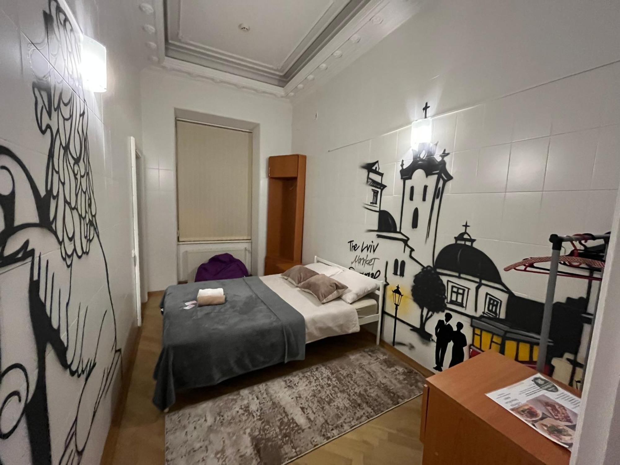 Центрум Апартаментс Lviv Bagian luar foto