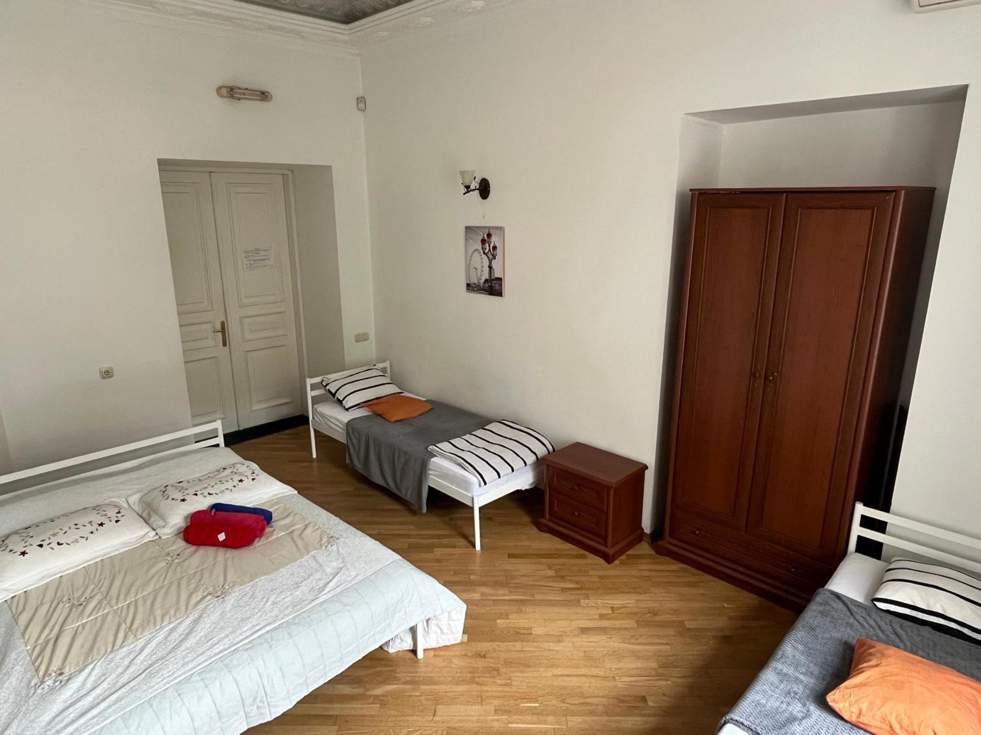 Центрум Апартаментс Lviv Bagian luar foto