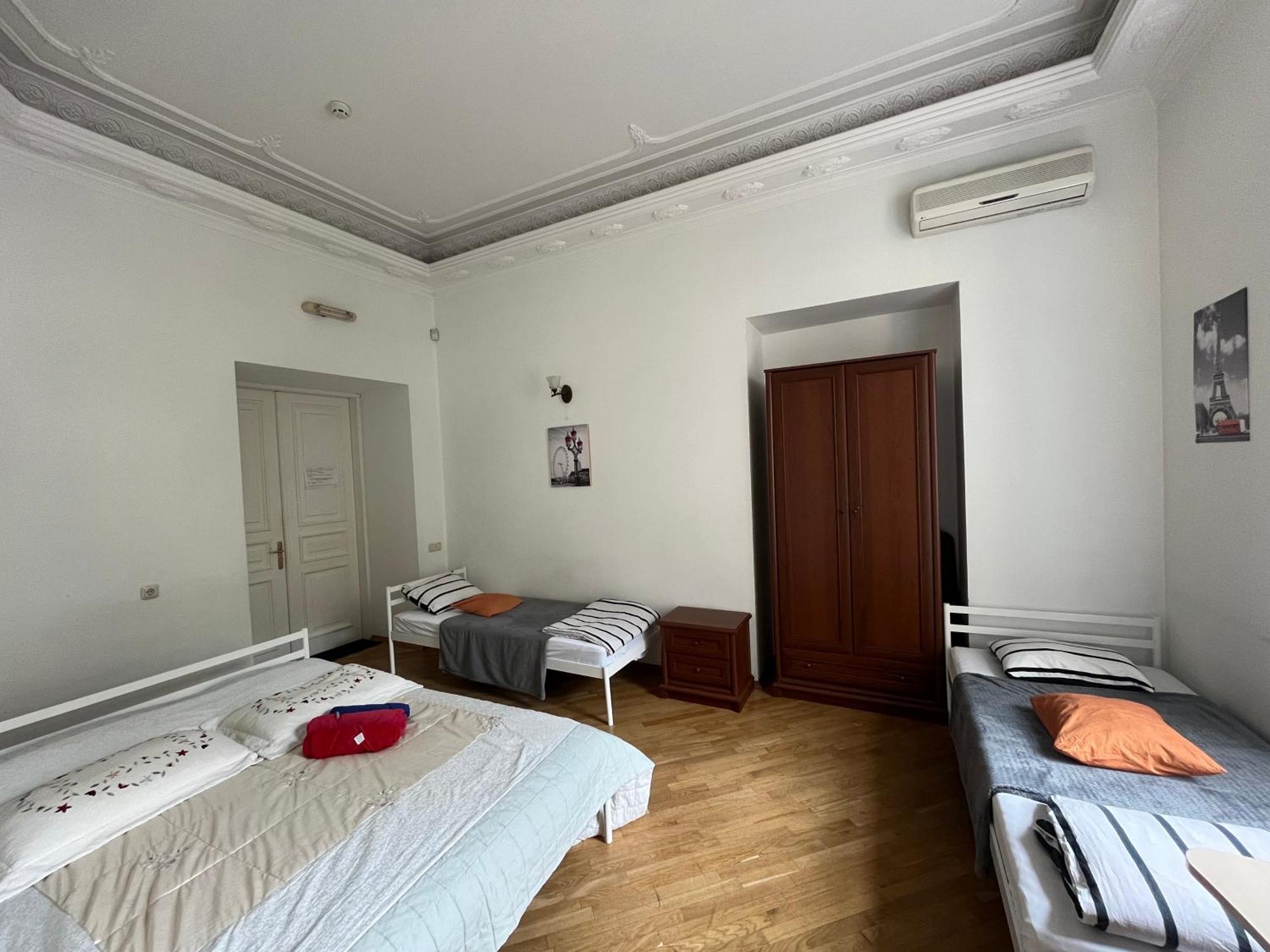 Центрум Апартаментс Lviv Bagian luar foto